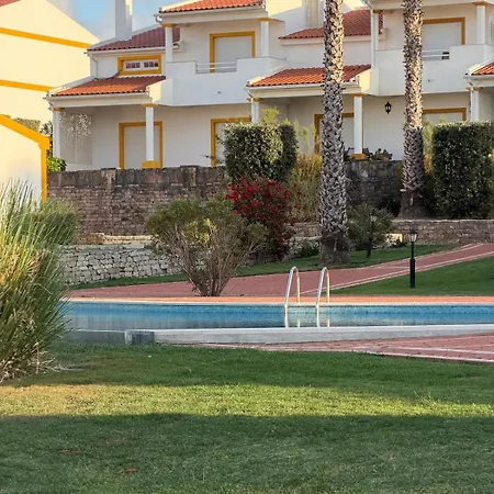 Dom wakacyjny Beautiful Townhouse By The Golf Course And Ocean